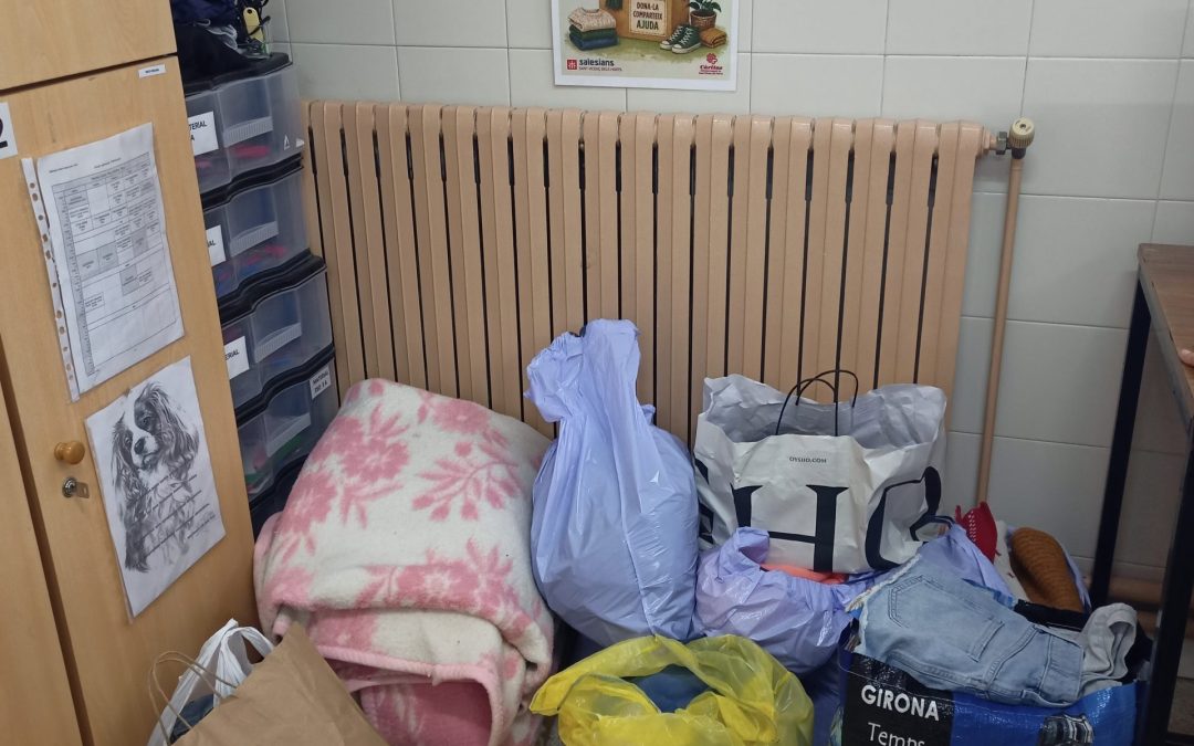 Més de 125 kg de solidaritat: gran èxit de la recollida de roba a l’ESO