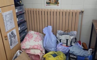 Més de 125 kg de solidaritat: gran èxit de la recollida de roba a l’ESO